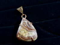 Crazy Lace Agate pendant